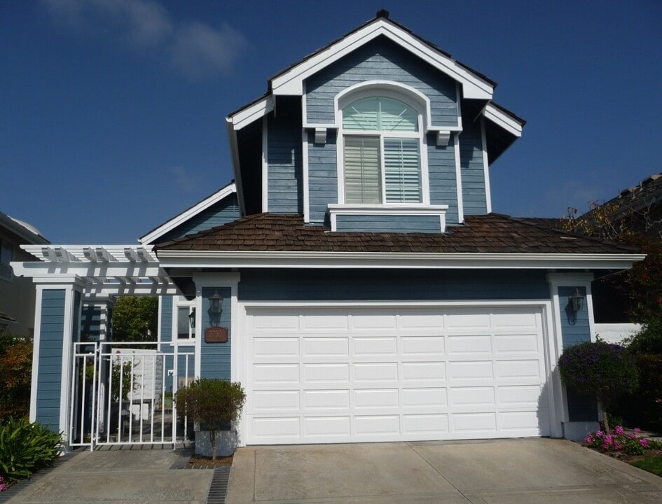 2730 Point Del Mar in Corona Del Mar, CA - Foto de edificio