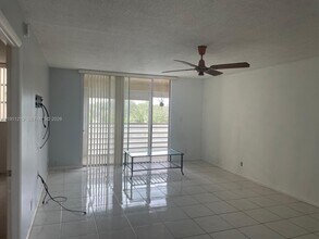 404 NW 68th Ave in Plantation, FL - Building Photo - Building Photo