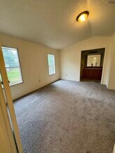 1004 S Wall St in Iowa Park, TX - Building Photo - Building Photo