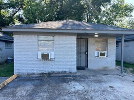 4701 Hoffman St in Houston, TX - Building Photo