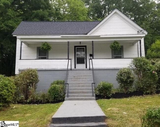property at 807 W Hampton St