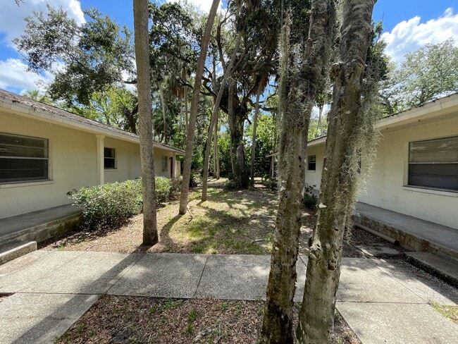 7434 Chapel Ave in New Port Richey, FL - Building Photo - Building Photo