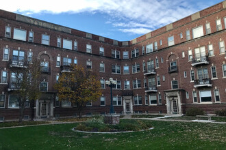 Tadousac in Omaha, NE - Foto de edificio - Building Photo