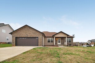 1019 Dwight Eisenhower Way in Clarksville, TN - Building Photo