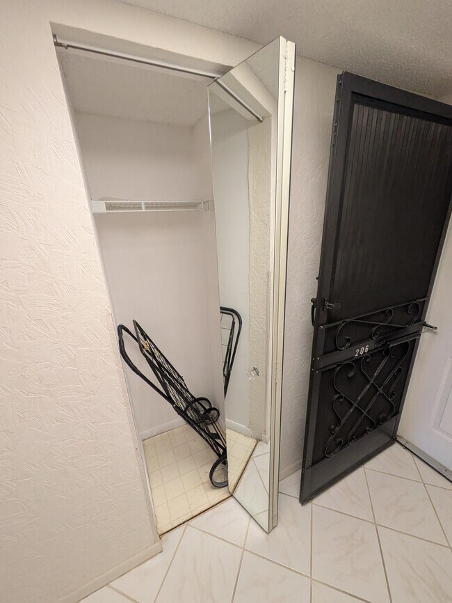 4725 Lucerne Lakes Blvd E in Greenacres, FL - Building Photo - Building Photo