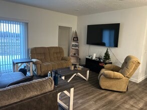 891 S 2300 E, Unit Bedroom 1 in Spanish Fork, UT - Building Photo - Building Photo