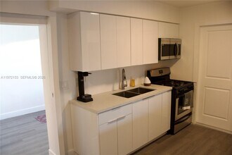 9040 NW 26th Pl in Sunrise, FL - Building Photo - Building Photo