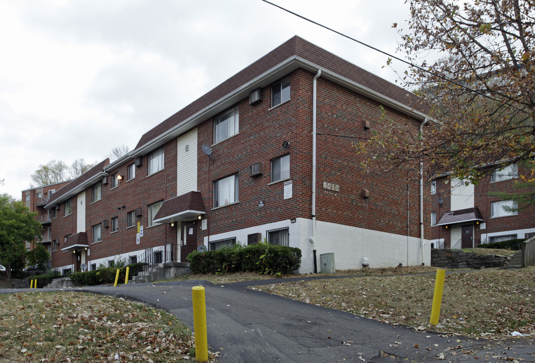 King Towers Apartments in Cincinnati, OH - Building Photo