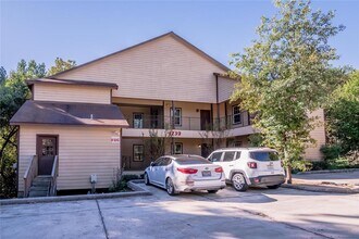 1239 20th St, Unit A in Huntsville, TX - Building Photo - Building Photo