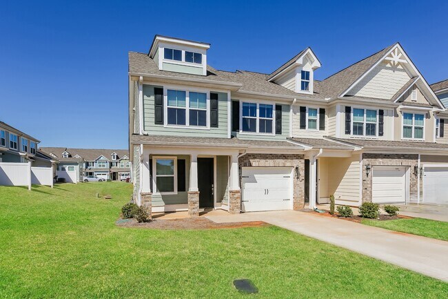 62 Red Horse Way in Greer, SC - Building Photo - Building Photo