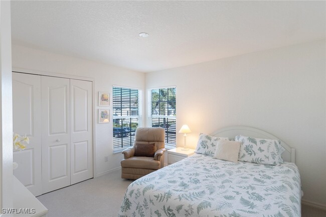13100 Hamilton Harbour Dr in Naples, FL - Building Photo - Building Photo