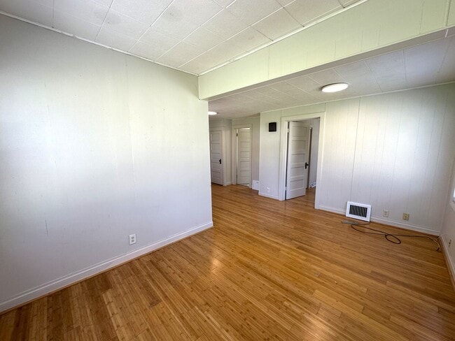 1414 Cornwall Ave in Waterloo, IA - Building Photo - Building Photo