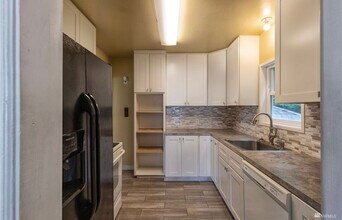 1111 N 76th St in Seattle, WA - Building Photo - Building Photo