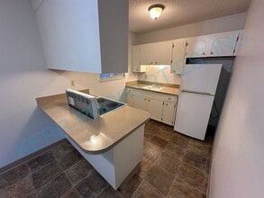 7518 SE Steele St in Portland, OR - Building Photo - Building Photo