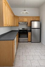 163 Christopher Columbus Dr in Jersey City, NJ - Foto de edificio - Building Photo