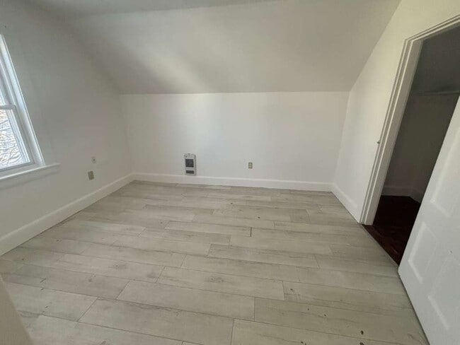 24 Belmont St, Unit 1 in Lawrence, MA - Building Photo - Building Photo