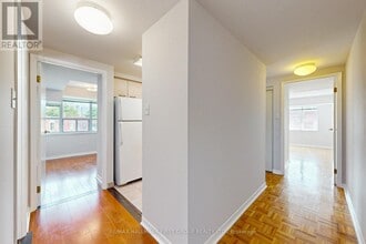 8 Oxford St in Toronto, ON - Building Photo - Building Photo