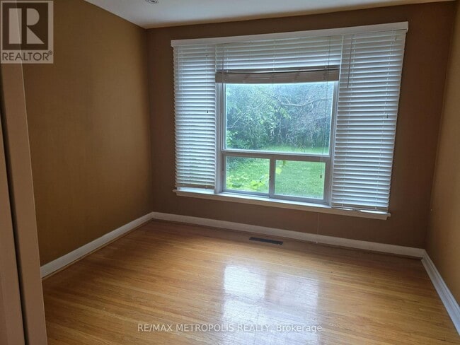 property at 80 Glen Watford Dr