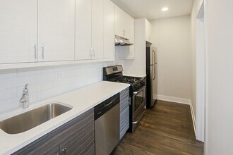 3919 N Janssen Ave, Unit 2E in Chicago, IL - Building Photo - Building Photo