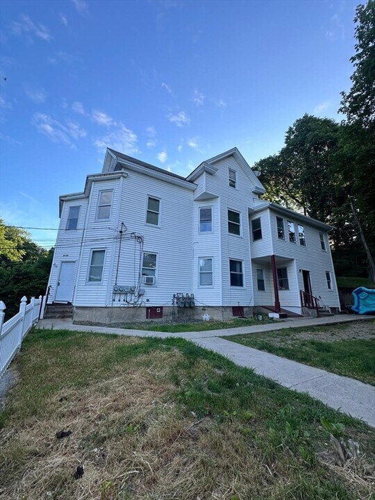 47 Longwood Ave in Fitchburg, MA - Building Photo