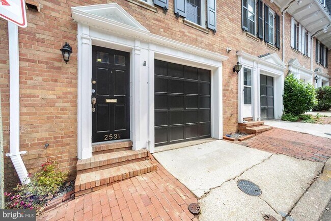 2531 Queen Annes Ln NW in Washington, DC - Building Photo - Building Photo