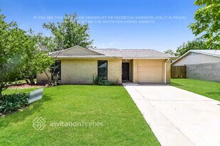 401 Pecan St in Wilmer, TX - Building Photo