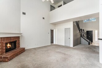 2635 Lakehills St in San Antonio, TX - Foto de edificio - Building Photo