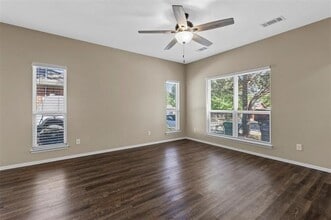 427 Jannie St in Denton, TX - Building Photo - Building Photo