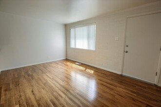 1452 S 300 E, Unit 1452 in Salt Lake City, UT - Foto de edificio - Building Photo