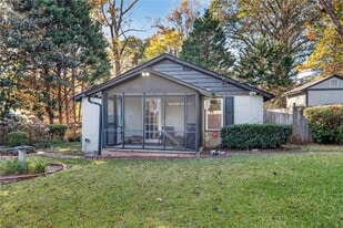 3671 Bishop Dr in Tucker, GA - Building Photo
