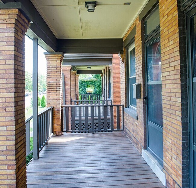 2355 Summit St-Unit -2355 in Columbus, OH - Building Photo - Building Photo