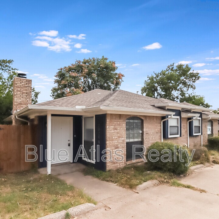 2024 Wesley Dr in Arlington, TX - Building Photo