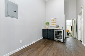 743 E 4th St, Unit 205 in Boston, MA - Building Photo - Building Photo