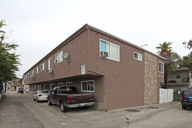 4330 Texas St in San Diego, CA - Foto de edificio - Building Photo