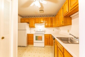 8 Northbrook Dr in Manchester, NH - Building Photo - Building Photo