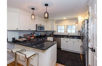 281 Brookline St, Unit 1 in Cambridge, MA - Foto de edificio - Building Photo