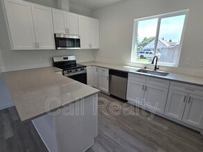 4215 N Locust Rd in Spokane, WA - Building Photo - Building Photo