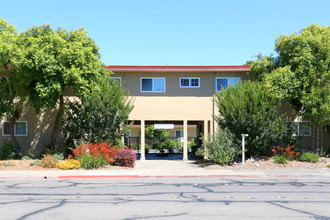 Sonoma Garden Apartment in Santa Rosa, CA - Building Photo - Building Photo