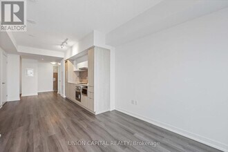 138-4138 Downes St in Toronto, ON - Building Photo - Building Photo