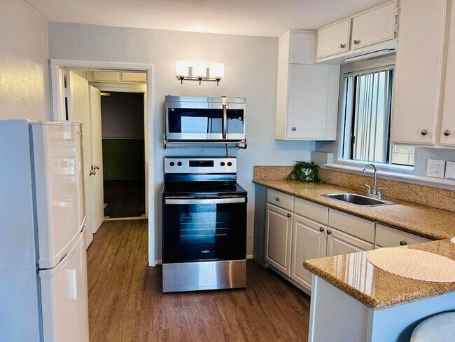 25072 Alicia Dr in Dana Point, CA - Building Photo - Building Photo