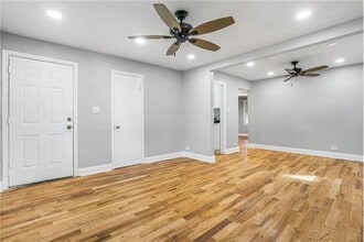 6411 S Leclaire Ave in Chicago, IL - Building Photo - Building Photo