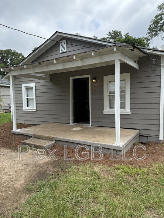 106 Oak Ln in Lagrange, GA - Building Photo