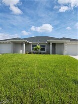 4542 20th St SW in Lehigh Acres, FL - Building Photo