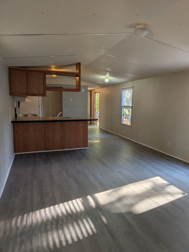 property at 28 Ransdell Ln