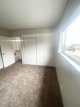 Ridgewood Apartments in Monrovia, CA - Foto de edificio - Building Photo