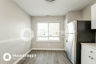 3811 Oil Creek Dr in Indianapolis, IN - Building Photo - Building Photo