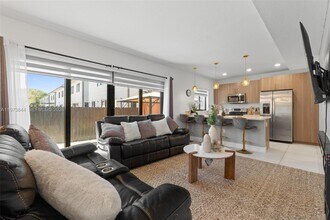 206 NW 11th Ct in Florida City, FL - Building Photo - Building Photo