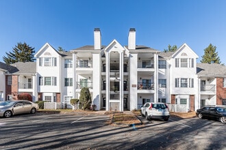 Carriage Park in East Hartford, CT - Building Photo - Building Photo