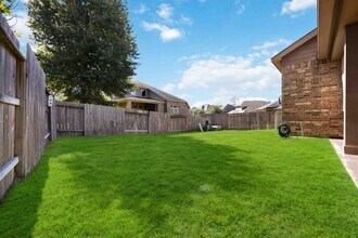 115 Pine Crest Cir in Montgomery, TX - Building Photo - Building Photo