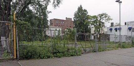 4339-4347 White Plains Rd in Bronx, NY - Building Photo - Building Photo
